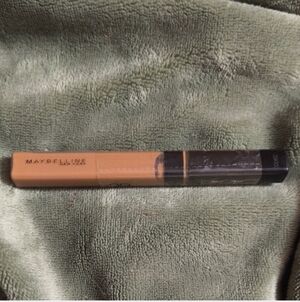 *4 for $28* 030 Cafe - Maybelline FitMe Concealer